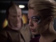 extant_StarTrek_VOY_6x07-DragonsTeeth_02419.jpg