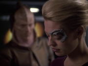 extant_StarTrek_VOY_6x07-DragonsTeeth_02422.jpg