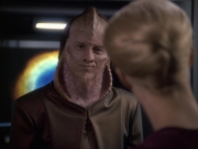 extant_StarTrek_VOY_6x07-DragonsTeeth_02442.jpg