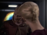 extant_StarTrek_VOY_6x07-DragonsTeeth_02443.jpg