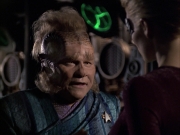 extant_StarTrek_VOY_6x07-DragonsTeeth_02473.jpg
