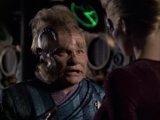extant_StarTrek_VOY_6x07-DragonsTeeth_02483.jpg