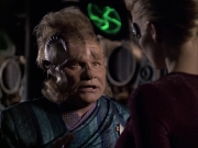 extant_StarTrek_VOY_6x07-DragonsTeeth_02484.jpg