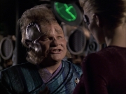 extant_StarTrek_VOY_6x07-DragonsTeeth_02485.jpg