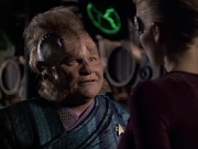 extant_StarTrek_VOY_6x07-DragonsTeeth_02488.jpg