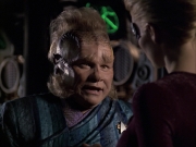 extant_StarTrek_VOY_6x07-DragonsTeeth_02498.jpg