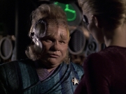 extant_StarTrek_VOY_6x07-DragonsTeeth_02501.jpg