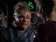 extant_StarTrek_VOY_6x07-DragonsTeeth_02502.jpg