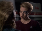 extant_StarTrek_VOY_6x07-DragonsTeeth_02512.jpg