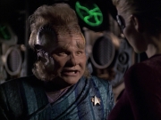 extant_StarTrek_VOY_6x07-DragonsTeeth_02517.jpg