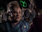 extant_StarTrek_VOY_6x07-DragonsTeeth_02521.jpg