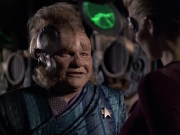 extant_StarTrek_VOY_6x07-DragonsTeeth_02522.jpg