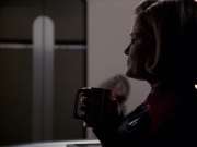 extant_StarTrek_VOY_6x07-DragonsTeeth_02546.jpg