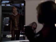extant_StarTrek_VOY_6x07-DragonsTeeth_02549.jpg