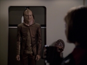 extant_StarTrek_VOY_6x07-DragonsTeeth_02553.jpg