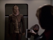extant_StarTrek_VOY_6x07-DragonsTeeth_02555.jpg