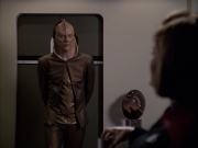 extant_StarTrek_VOY_6x07-DragonsTeeth_02563.jpg