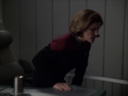 extant_StarTrek_VOY_6x07-DragonsTeeth_02571.jpg
