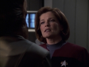 extant_StarTrek_VOY_6x07-DragonsTeeth_02581.jpg