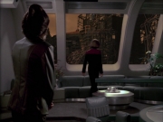 extant_StarTrek_VOY_6x07-DragonsTeeth_02596.jpg