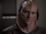 extant_StarTrek_VOY_6x07-DragonsTeeth_02613.jpg