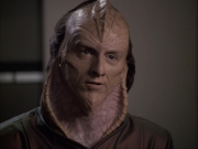 extant_StarTrek_VOY_6x07-DragonsTeeth_02615.jpg