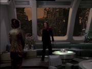 extant_StarTrek_VOY_6x07-DragonsTeeth_02622.jpg