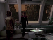 extant_StarTrek_VOY_6x07-DragonsTeeth_02623.jpg
