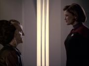 extant_StarTrek_VOY_6x07-DragonsTeeth_02628.jpg