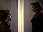 extant_StarTrek_VOY_6x07-DragonsTeeth_02629.jpg