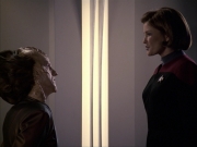extant_StarTrek_VOY_6x07-DragonsTeeth_02633.jpg