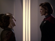 extant_StarTrek_VOY_6x07-DragonsTeeth_02635.jpg