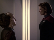 extant_StarTrek_VOY_6x07-DragonsTeeth_02637.jpg