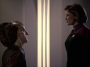 extant_StarTrek_VOY_6x07-DragonsTeeth_02640.jpg