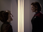 extant_StarTrek_VOY_6x07-DragonsTeeth_02641.jpg