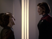 extant_StarTrek_VOY_6x07-DragonsTeeth_02644.jpg