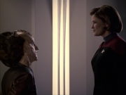 extant_StarTrek_VOY_6x07-DragonsTeeth_02646.jpg