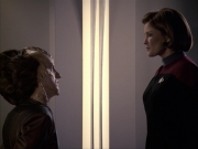 extant_StarTrek_VOY_6x07-DragonsTeeth_02647.jpg