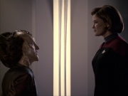 extant_StarTrek_VOY_6x07-DragonsTeeth_02650.jpg