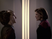 extant_StarTrek_VOY_6x07-DragonsTeeth_02653.jpg