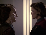 extant_StarTrek_VOY_6x07-DragonsTeeth_02660.jpg