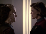 extant_StarTrek_VOY_6x07-DragonsTeeth_02663.jpg