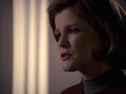 extant_StarTrek_VOY_6x07-DragonsTeeth_02672.jpg