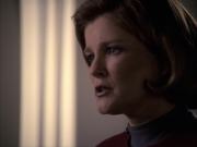 extant_StarTrek_VOY_6x07-DragonsTeeth_02677.jpg