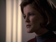 extant_StarTrek_VOY_6x07-DragonsTeeth_02681.jpg
