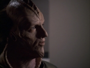 extant_StarTrek_VOY_6x07-DragonsTeeth_02693.jpg