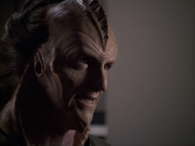 extant_StarTrek_VOY_6x07-DragonsTeeth_02702.jpg