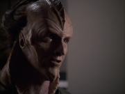 extant_StarTrek_VOY_6x07-DragonsTeeth_02707.jpg