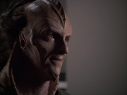 extant_StarTrek_VOY_6x07-DragonsTeeth_02711.jpg