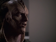 extant_StarTrek_VOY_6x07-DragonsTeeth_02714.jpg